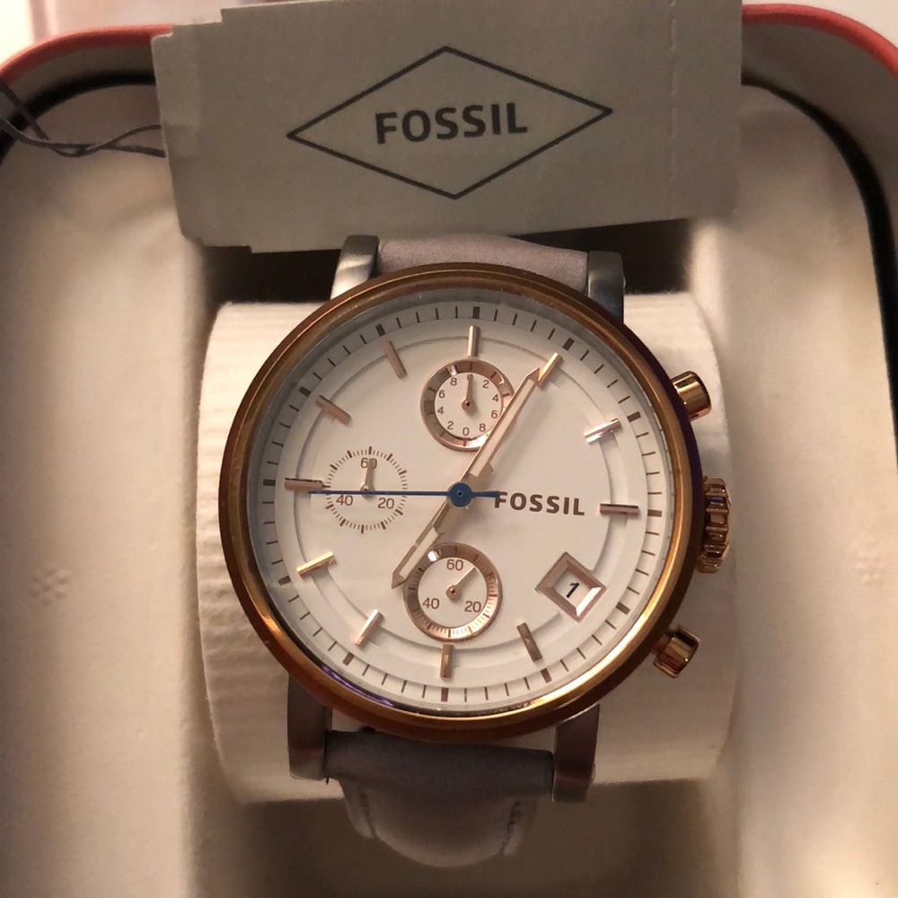 Rose gold and gray fossil watch